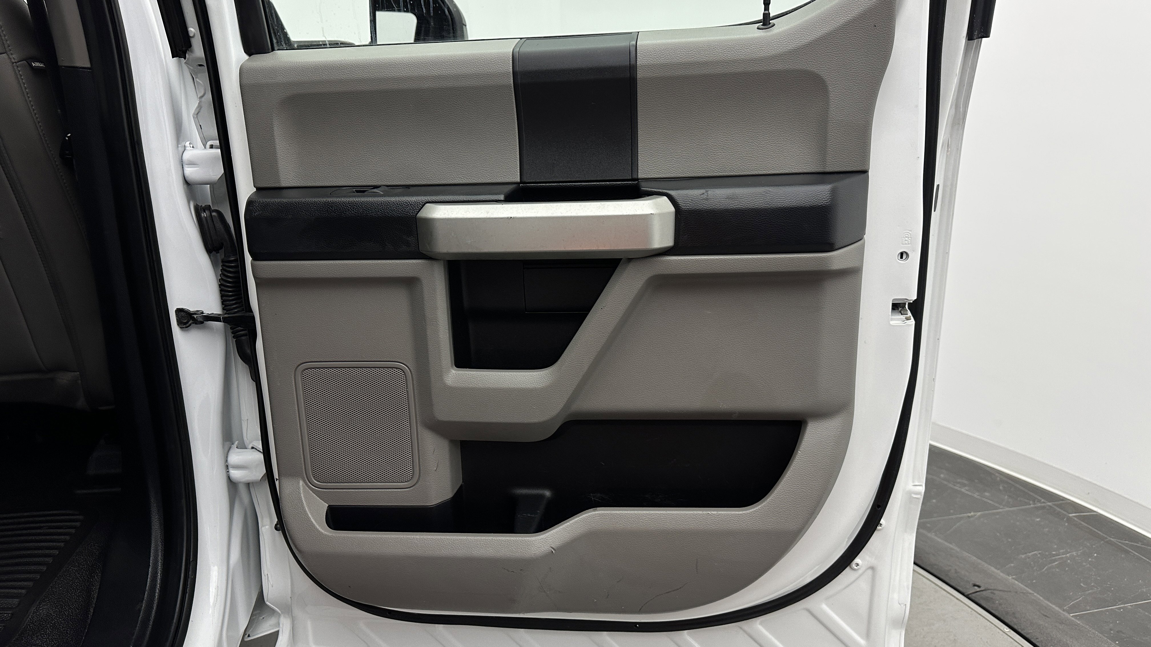 Used 2020 Ford F350 XL image 27