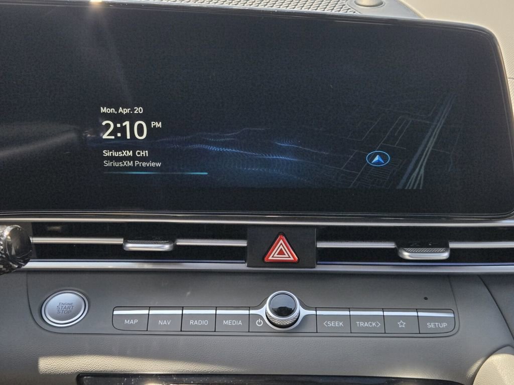 Certified 2025 Hyundai Elantra SEL FWD image 19