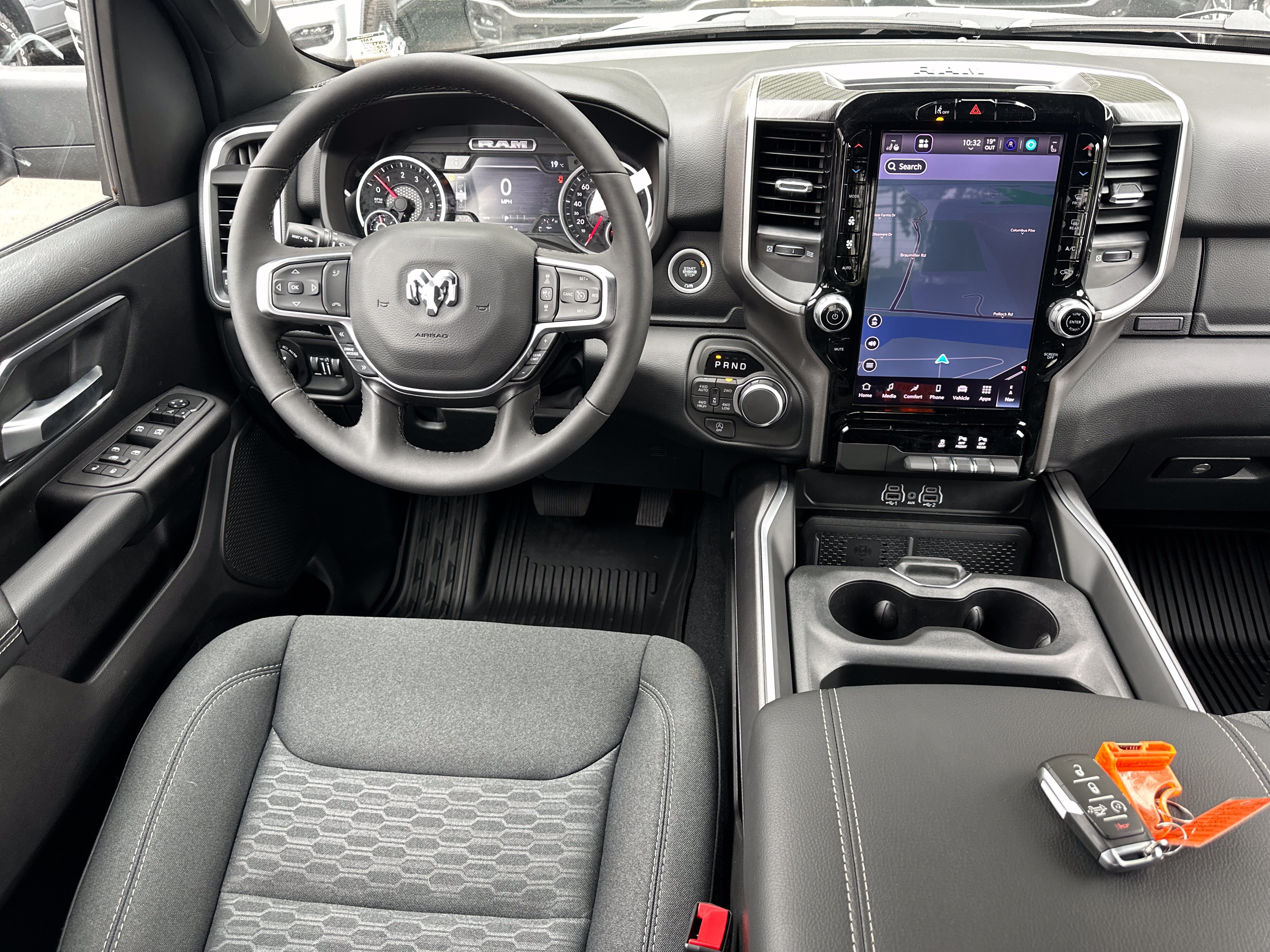 Used 2026 RAM 1500 4x4 Crew Cab image 31