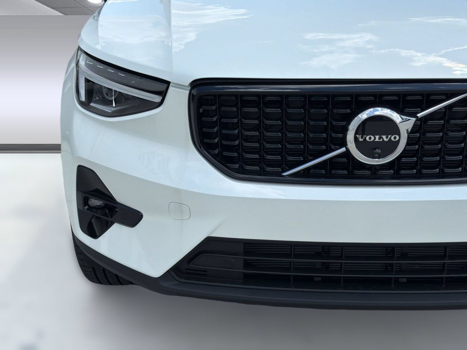 New 2026 Volvo XC40 B4 Plus w/ Climate Package FWD image 29