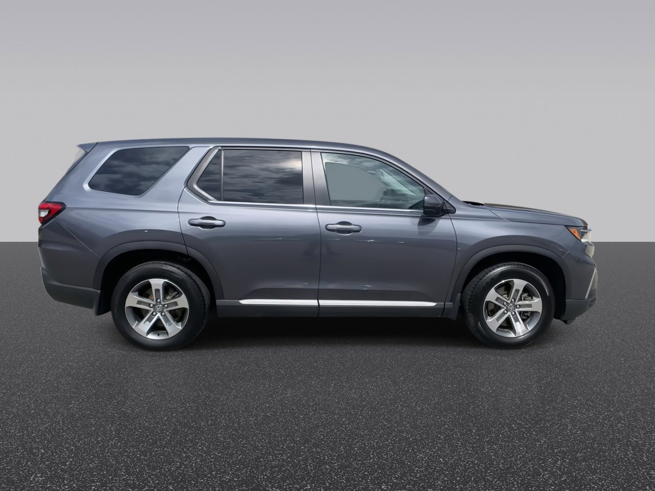 Used 2025 Honda Pilot EX-L image 10