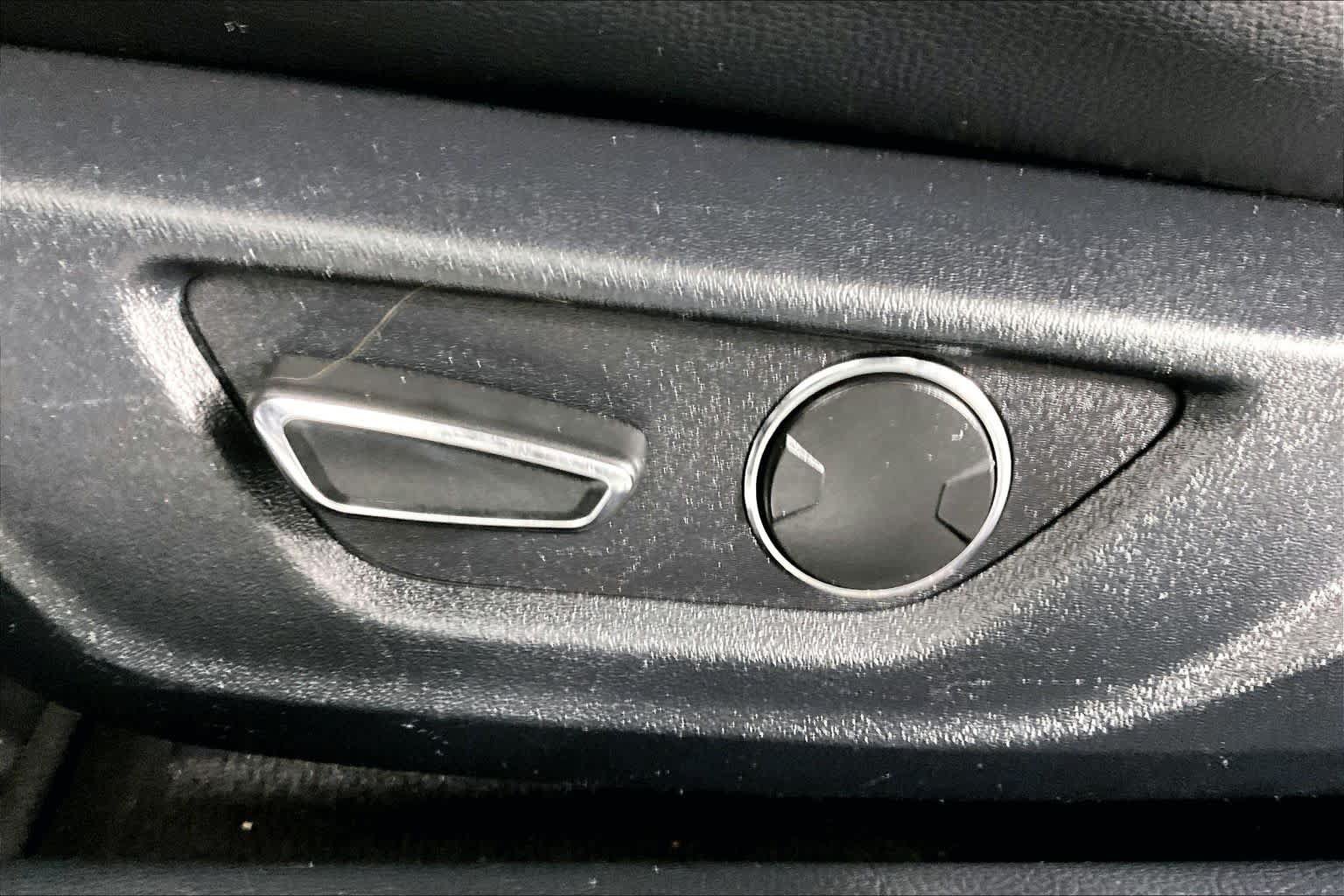 Used 2019 Ford Mustang Premium RWD image 30