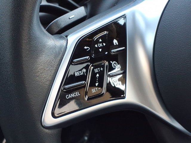 Used 2024 Mercedes-Benz GLC 300 image 9