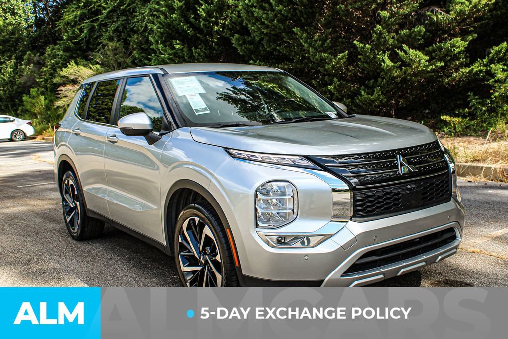 Used 2024 Mitsubishi Outlander SE FWD image 3
