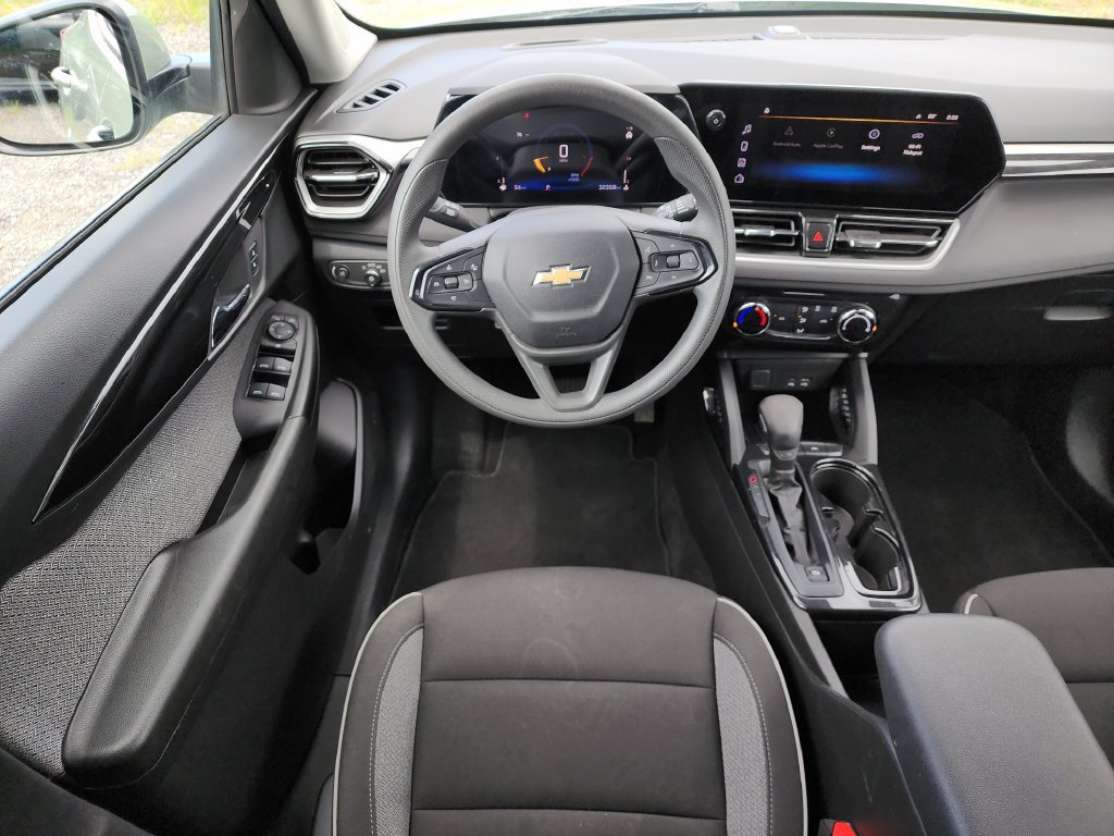 Used 2025 Chevrolet TrailBlazer LT FWD image 16