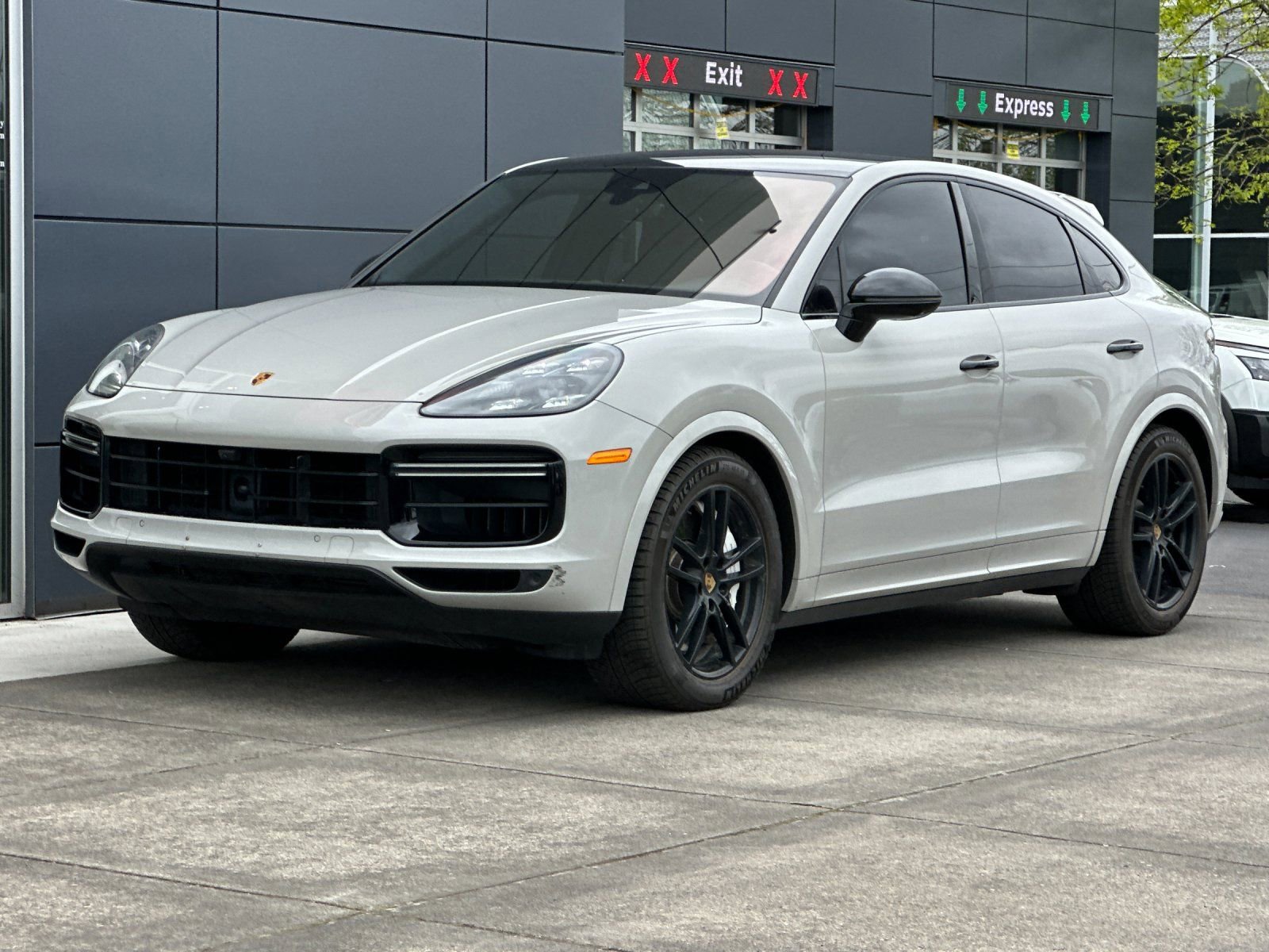 Used 2020 Porsche Cayenne Turbo AWD/4WD image 7