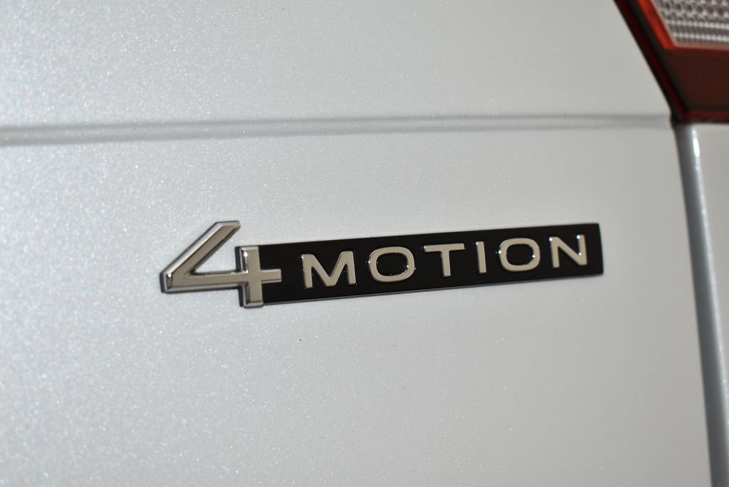 Used 2024 Volkswagen Tiguan SEL R-Line AWD/4WD image 11