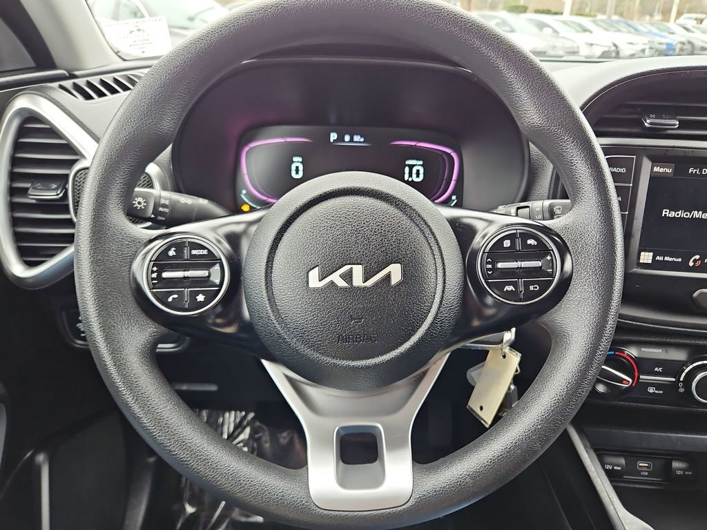 Used 2024 Kia Soul LX image 10