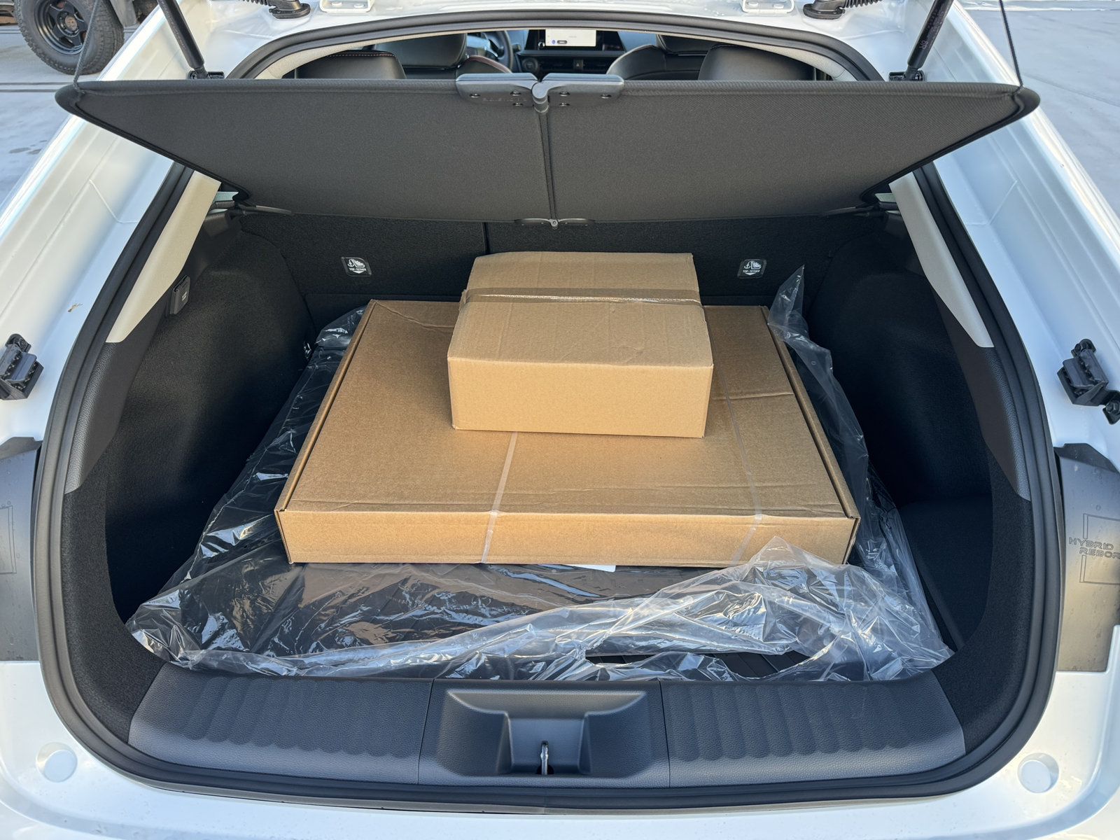 New 2027 Toyota Prius Plug-In Hybrid FWD image 9