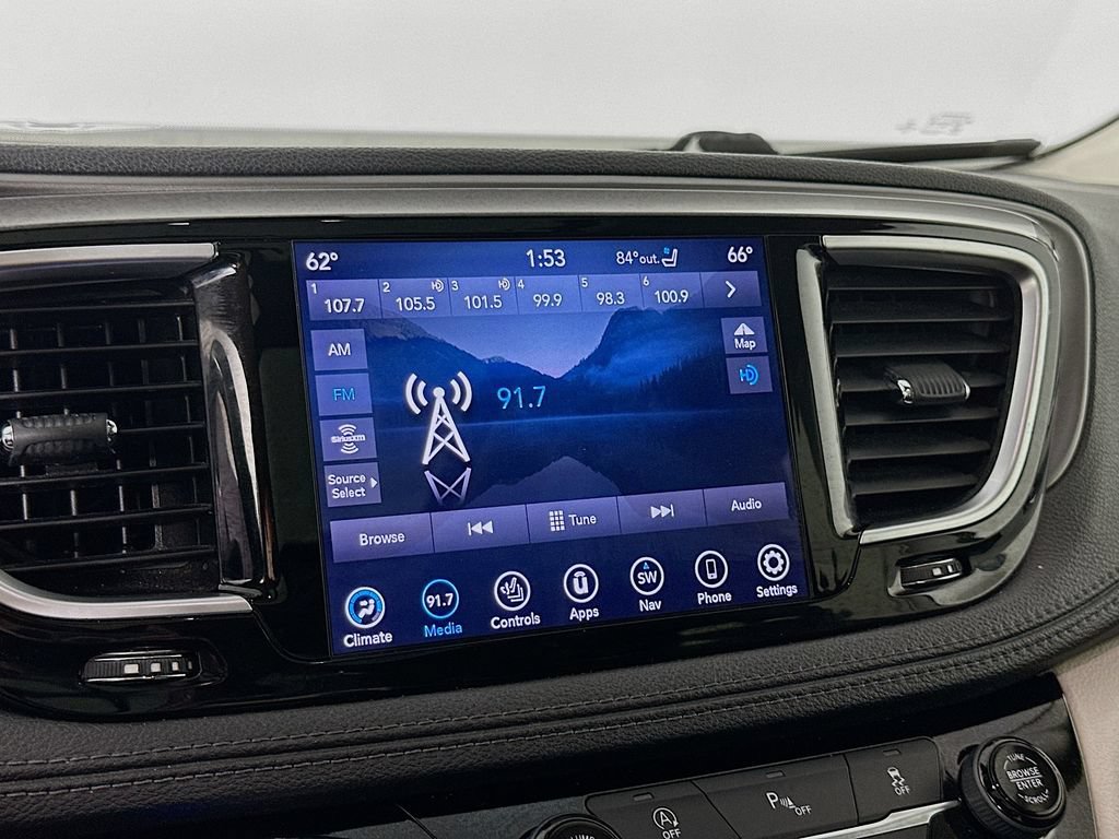 Used 2019 Chrysler Pacifica Limited FWD image 21