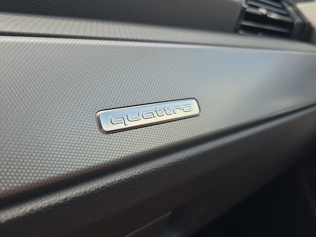 Used 2025 Audi Q3 2.0T Premium w/ Convenience Package AWD/4WD image 16