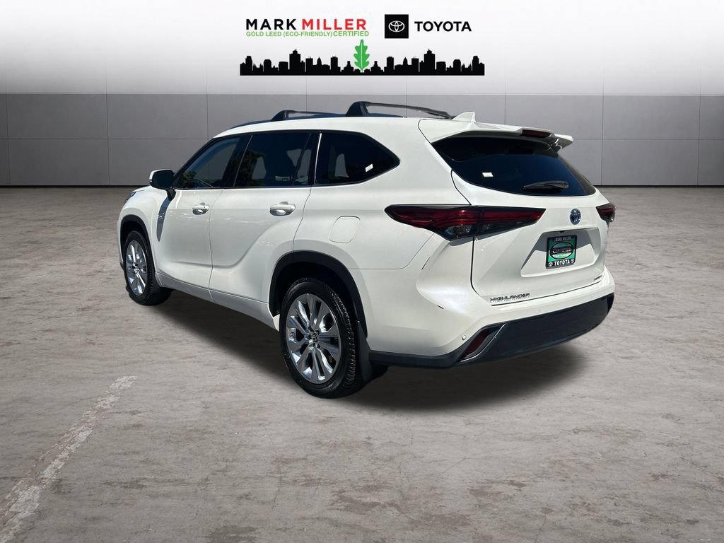 Certified 2021 Toyota Highlander Limited AWD/4WD image 3