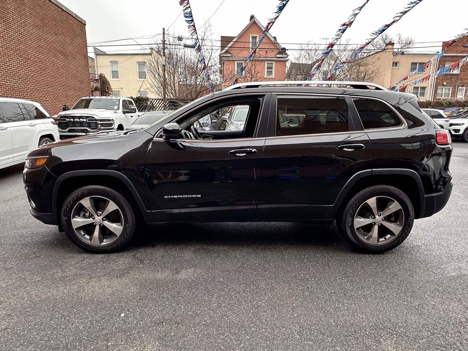 Used 2020 Jeep Cherokee Limited image 7