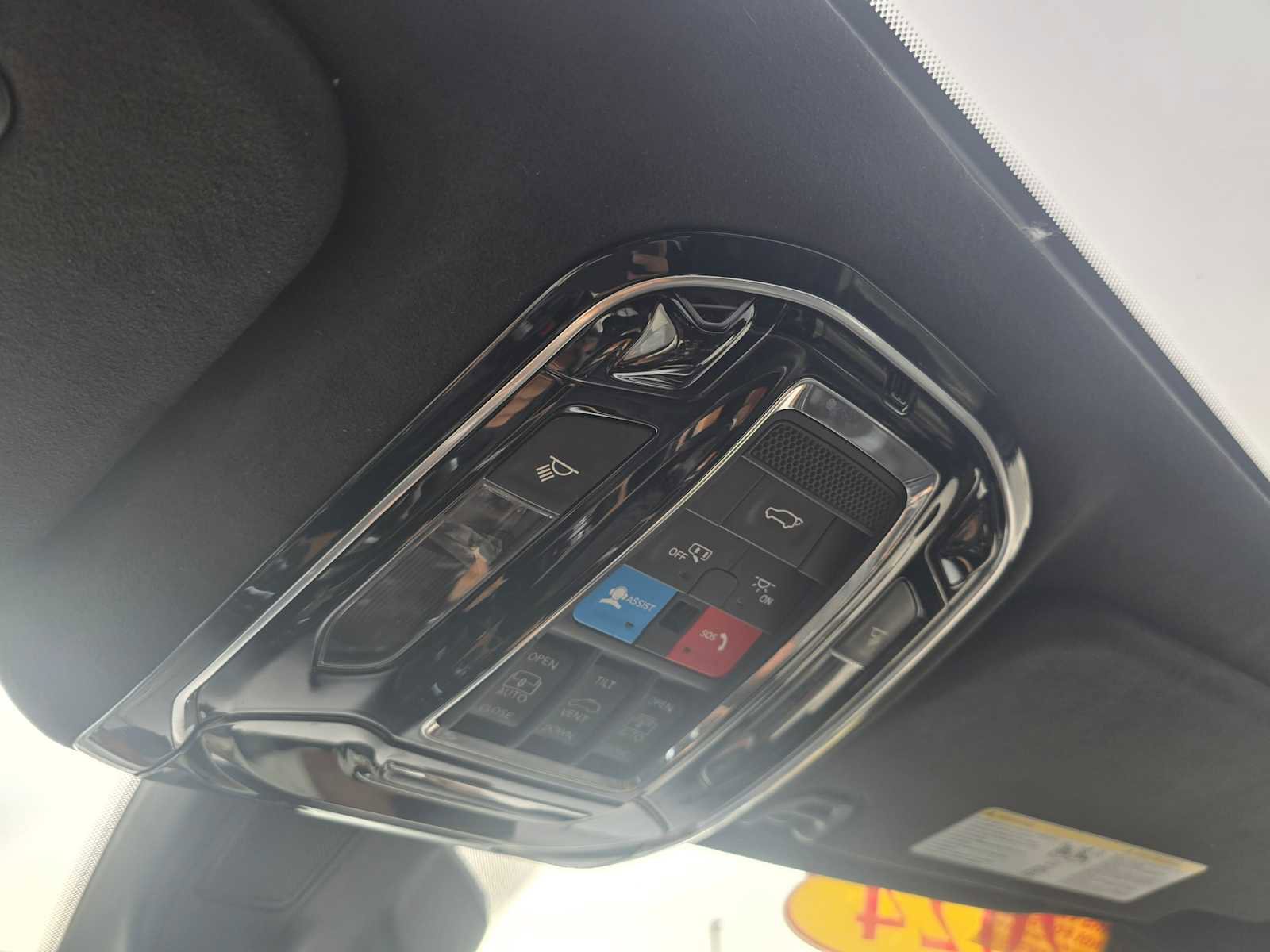 Used 2024 Jeep Grand Wagoneer L Series III image 38