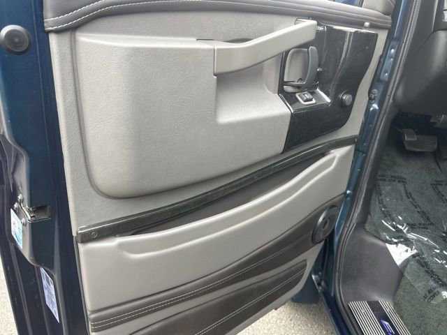 Used 2021 Chevrolet Express 2500 LS w/ Enhanced Convenience Package RWD image 12