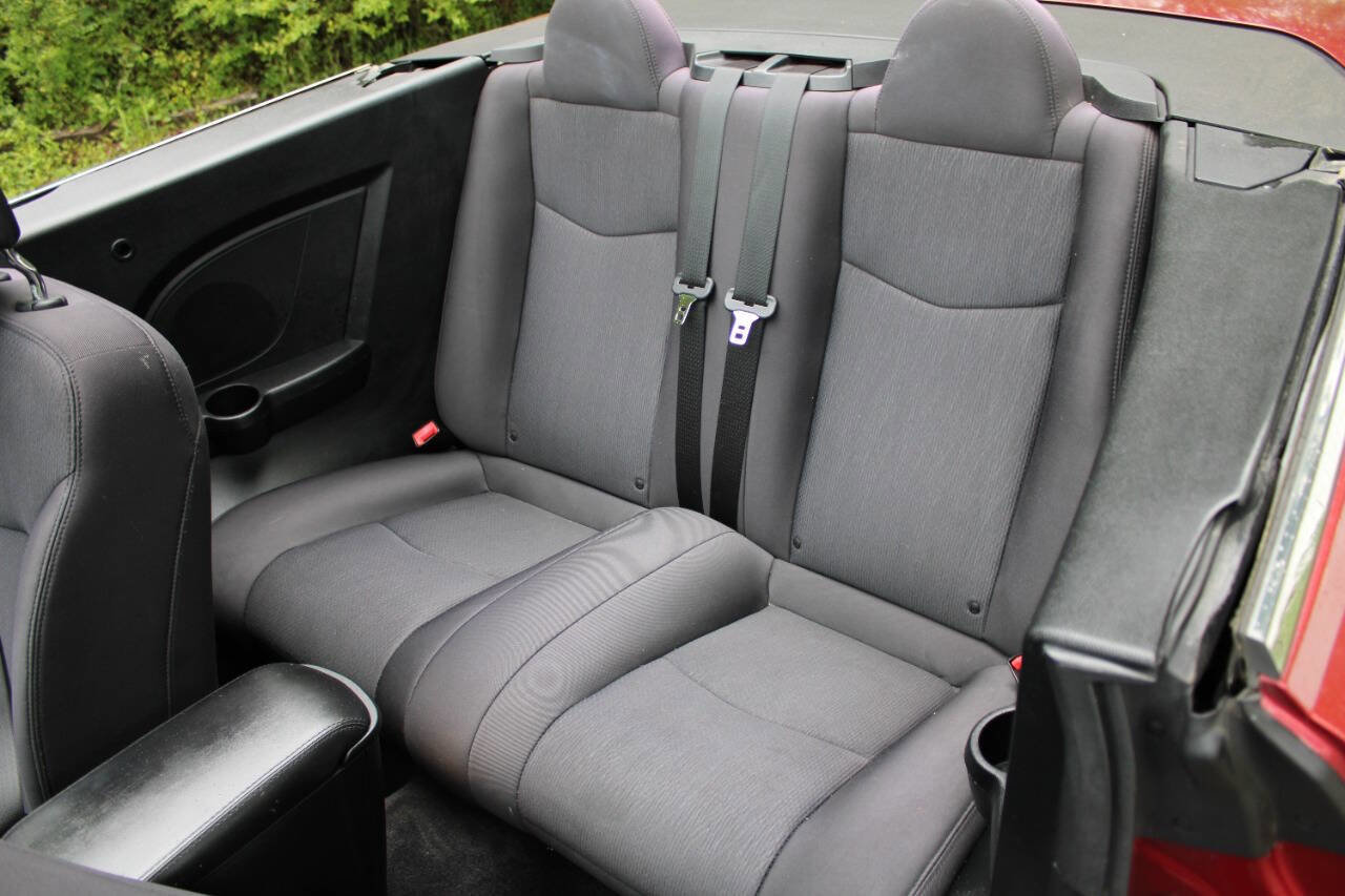 Used 2013 Chrysler 200 Touring image 23