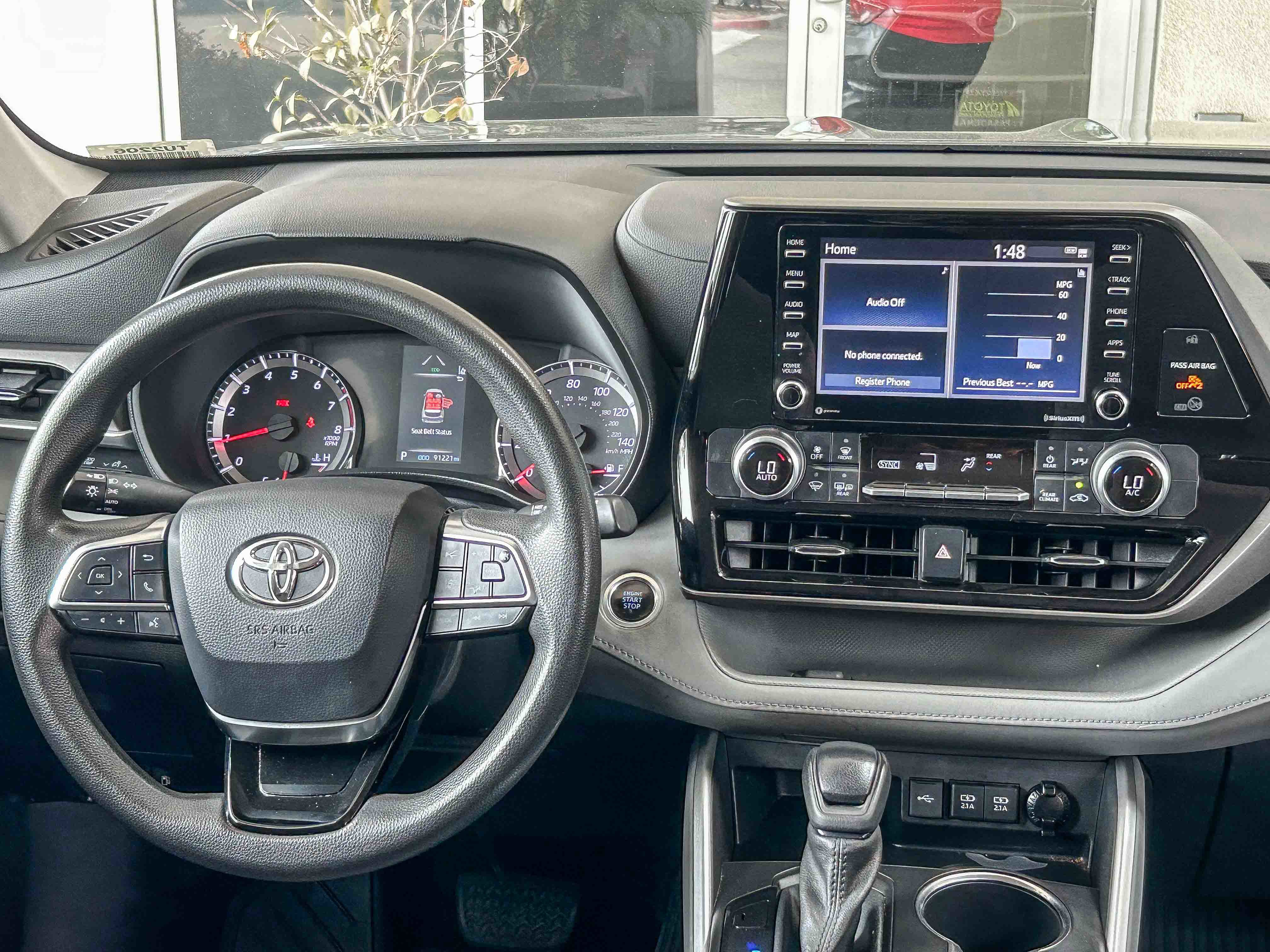 Used 2021 Toyota Highlander L FWD image 12