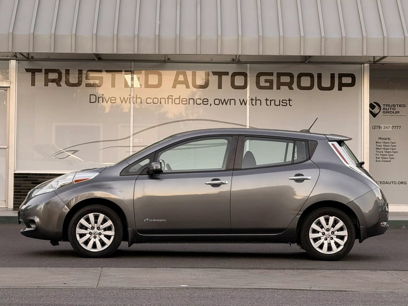 Used 2016 Nissan Leaf S w/ Charger Package FWD image 5