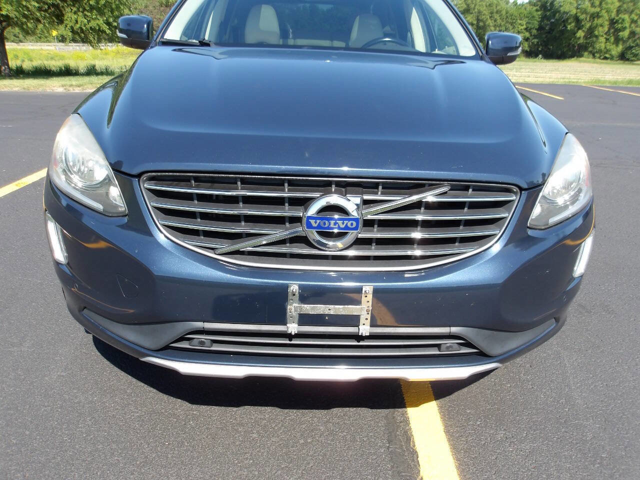 Used 2015 Volvo XC60 T6 w/ Proximity Package AWD/4WD image 32