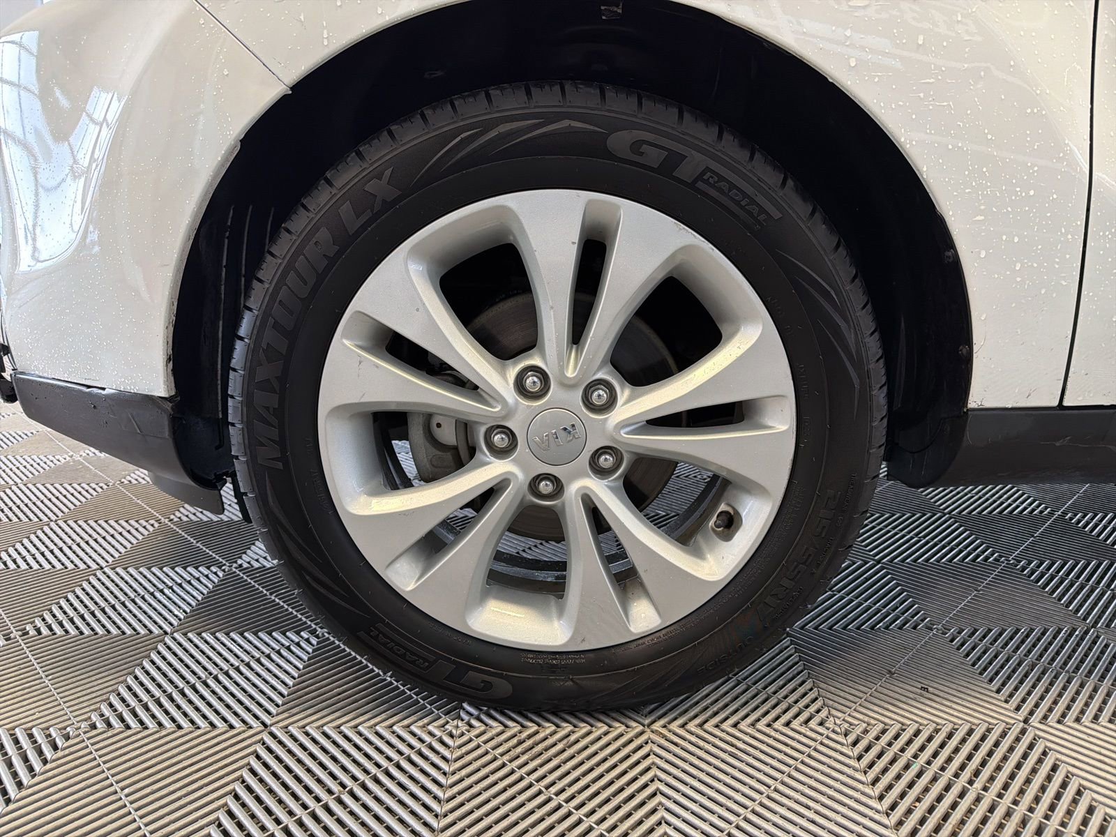 Used 2016 Kia Soul + image 8