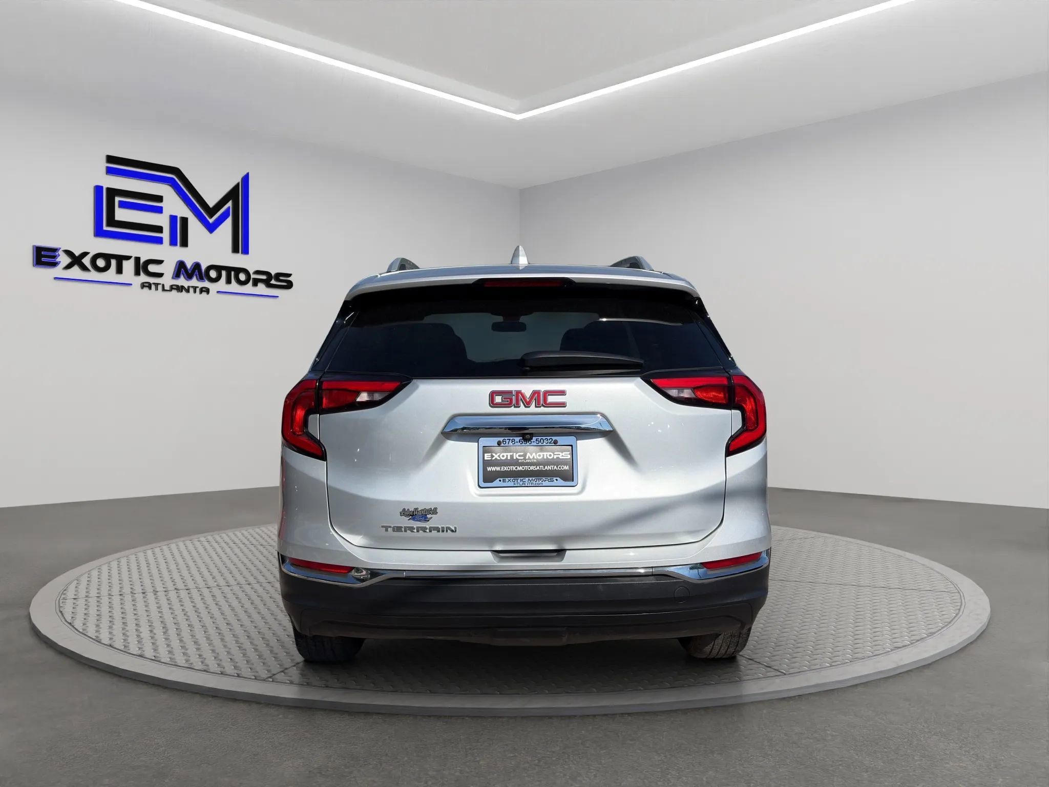 Used 2021 GMC Terrain SLT image 4