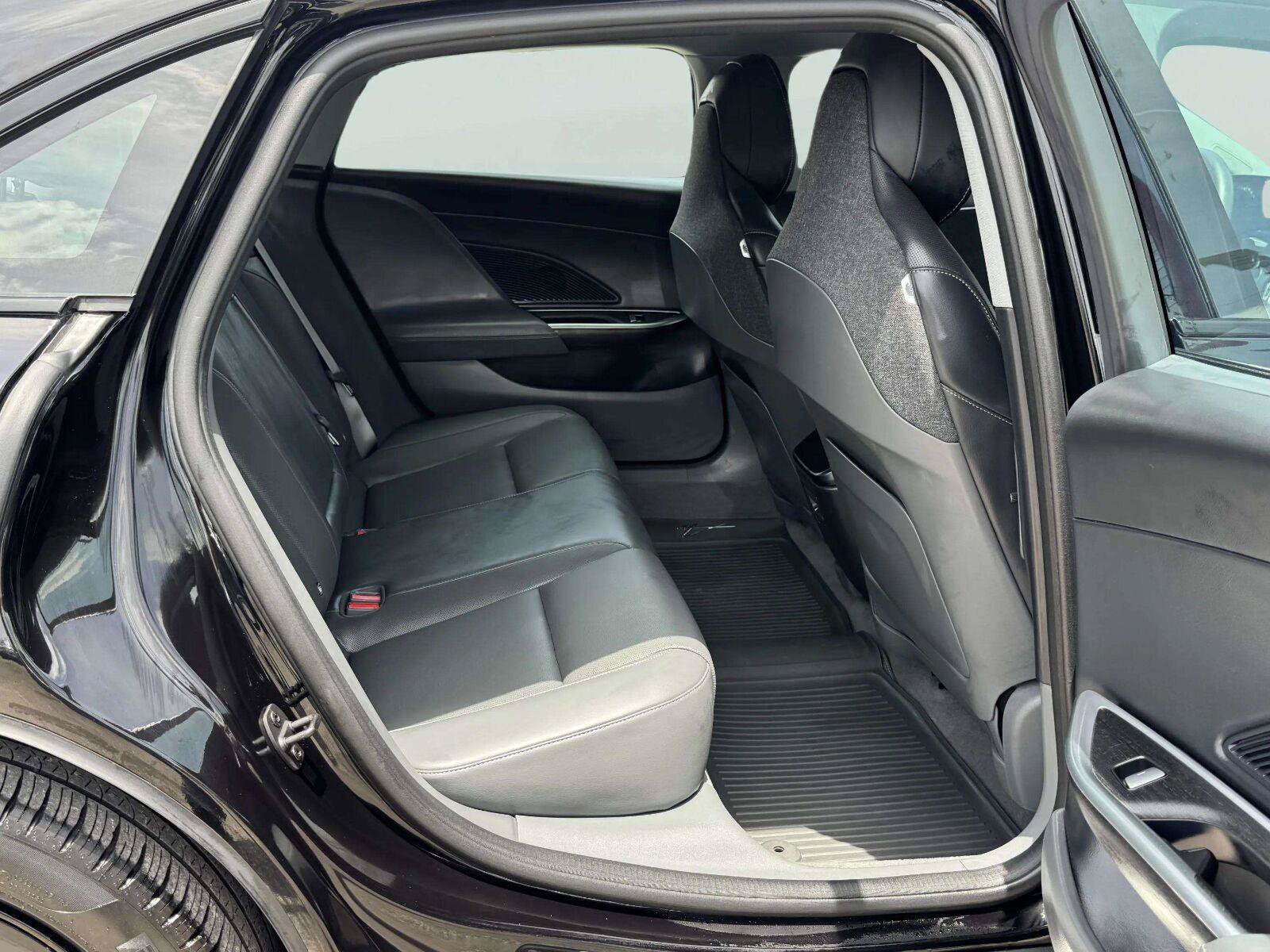Used 2025 Lucid Air Pure RWD image 52
