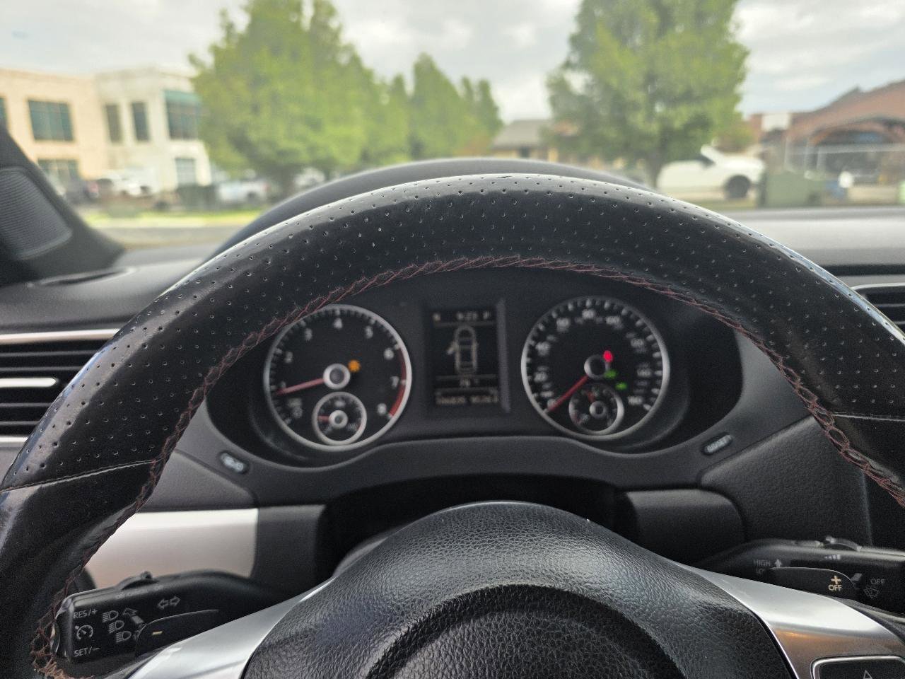 Used 2013 Volkswagen Jetta GLI FWD image 11