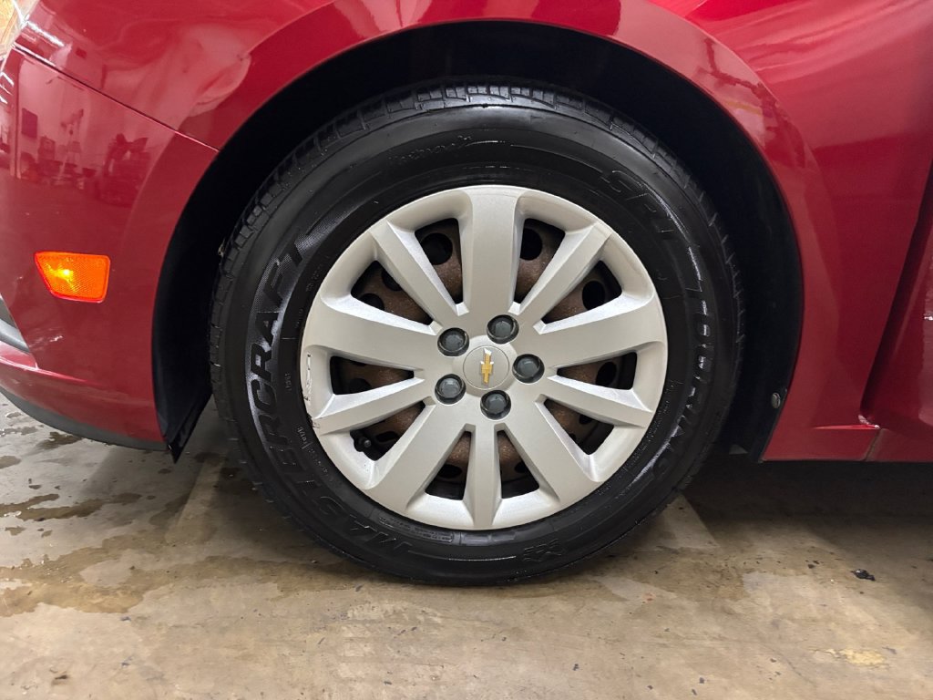 Used 2011 Chevrolet Cruze LT FWD image 35