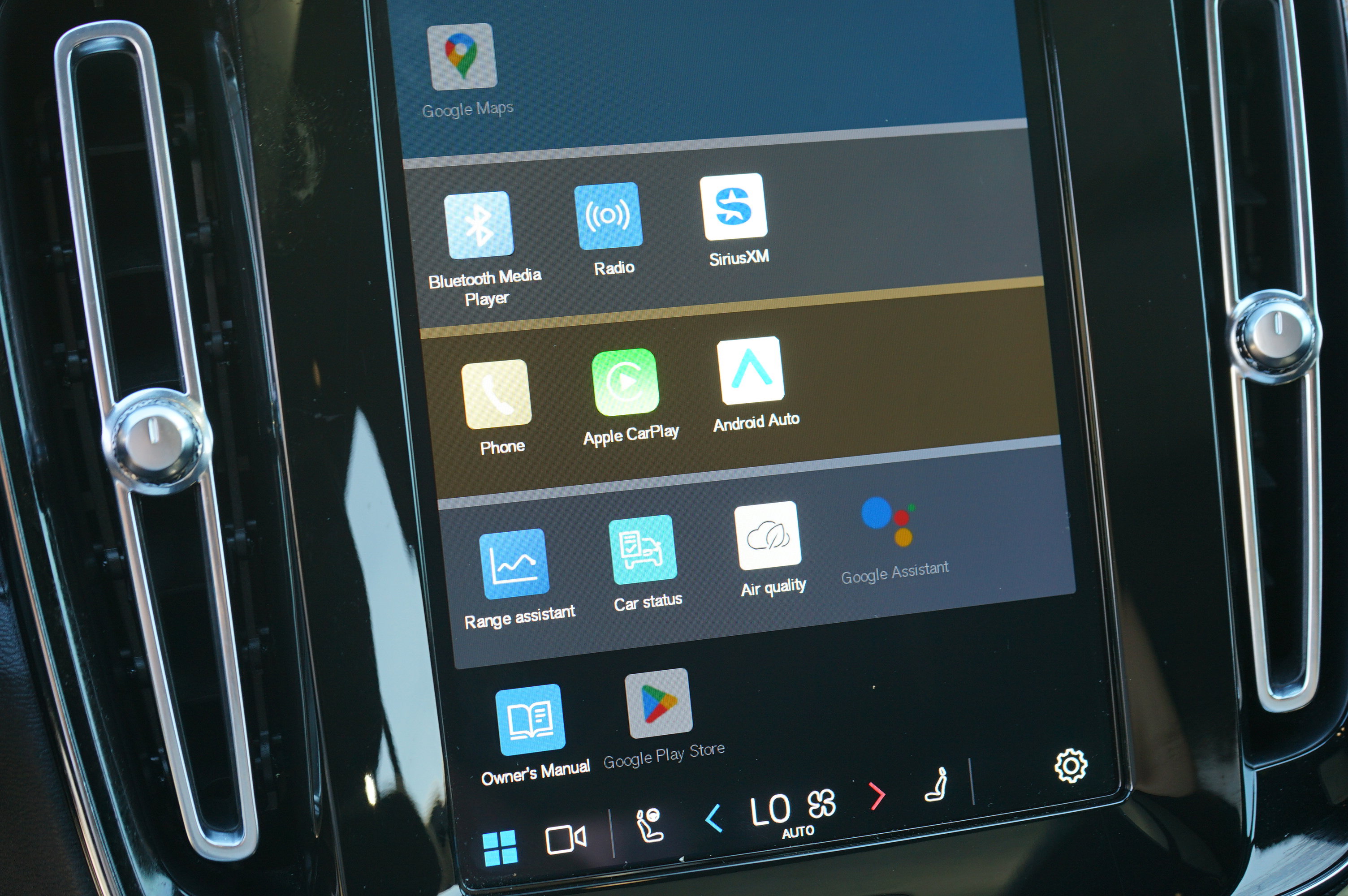 Used 2023 Volvo XC40 Recharge Ultimate image 25