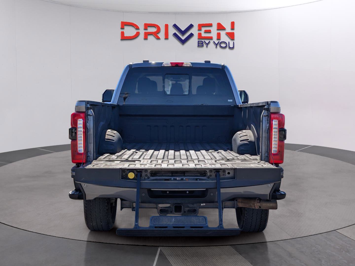 Used 2024 Ford F350 Lariat w/ Lariat Ultimate Package image 5