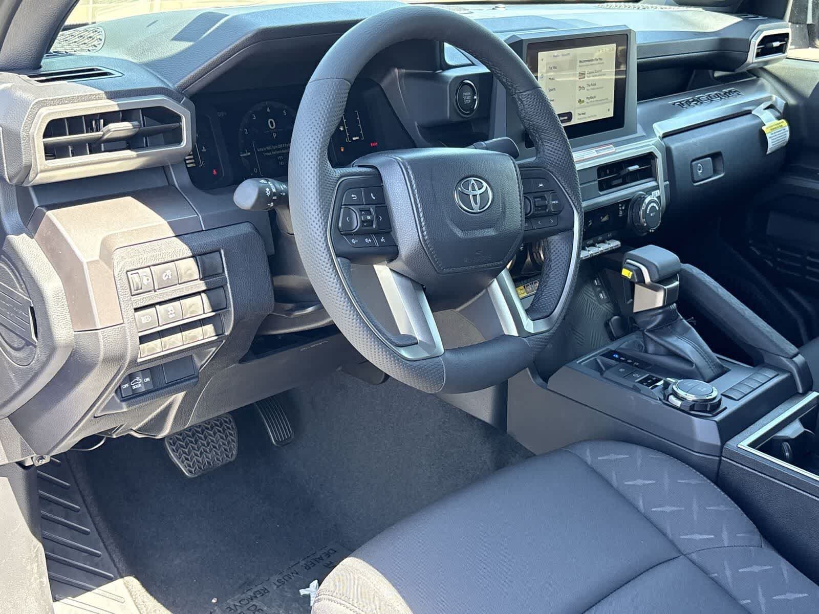 Used 2025 Toyota Tacoma SR5 AWD/4WD image 16