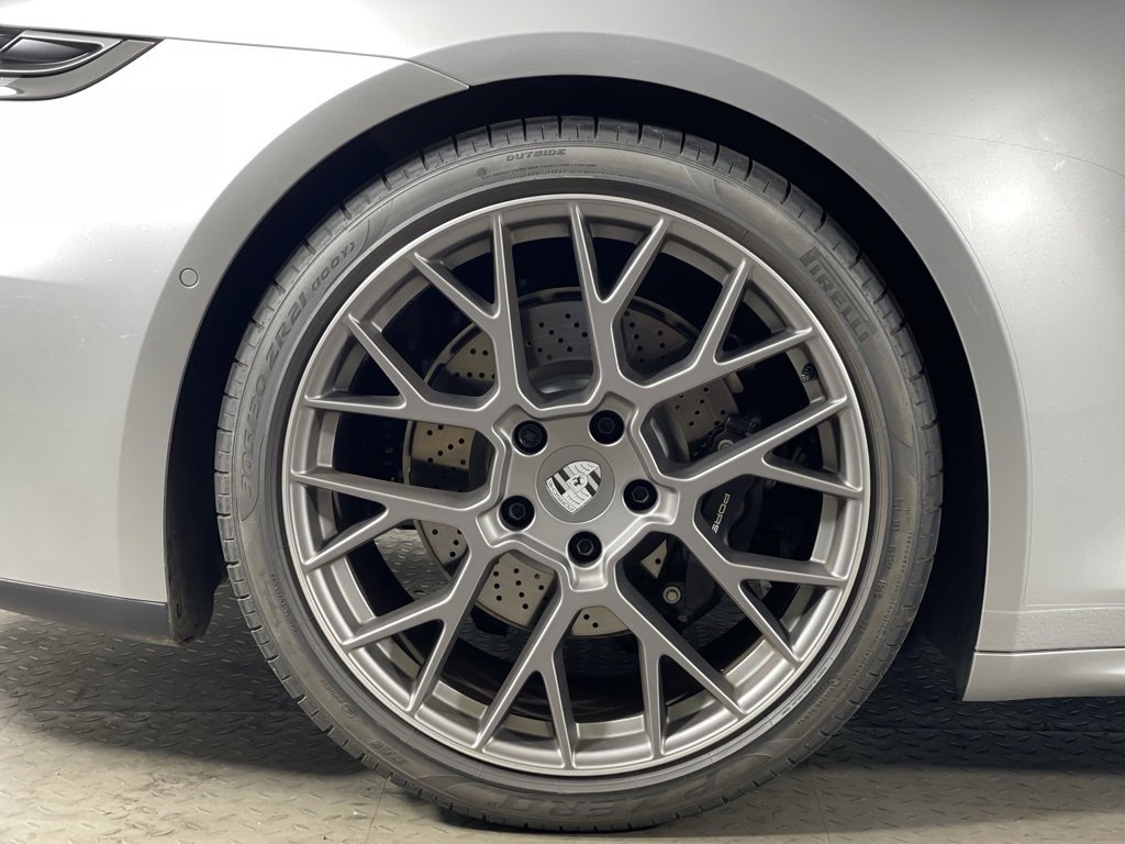 Certified 2025 Porsche 911 Carrera image 12