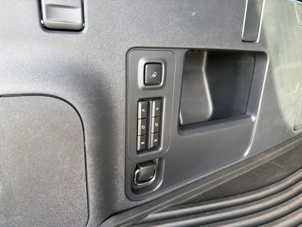 Certified 2025 Ford Expedition Max Platinum w/ Stealth Appearance Package AWD/4WD image 17