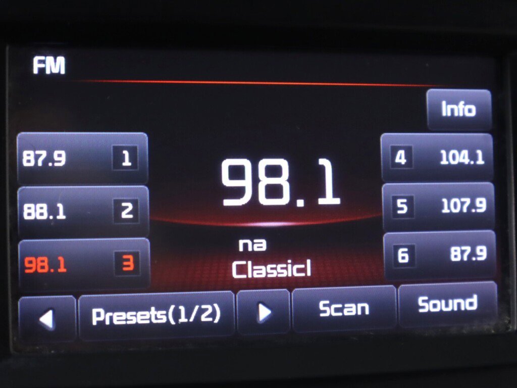 Used 2016 Kia Sedona LX w/ LX Convenience Package image 17