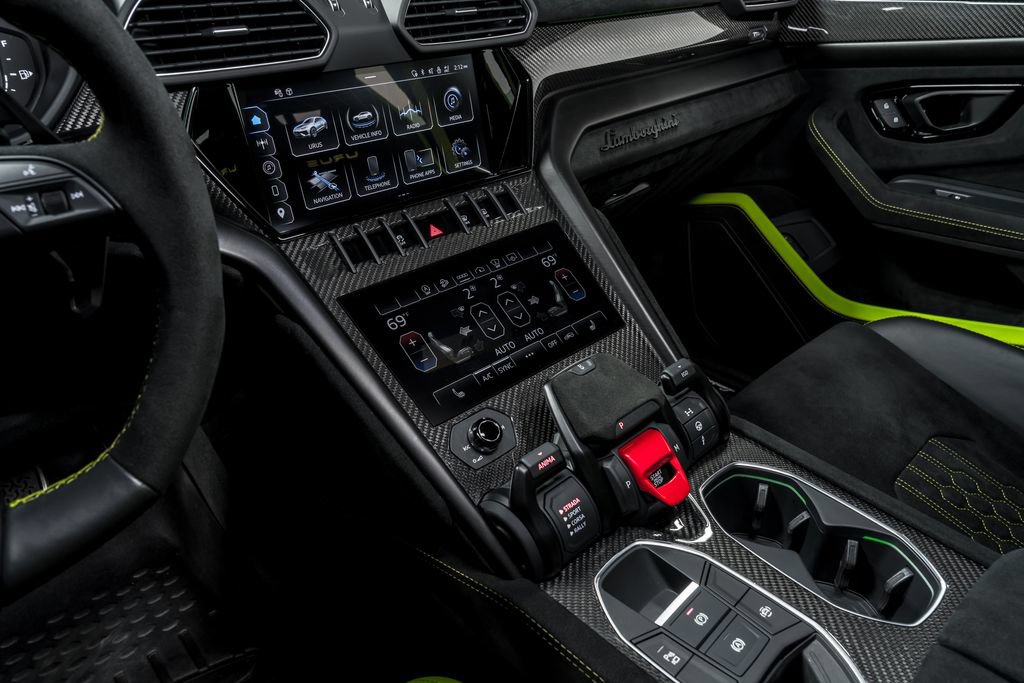 Used 2024 Lamborghini Urus Performante AWD/4WD image 23