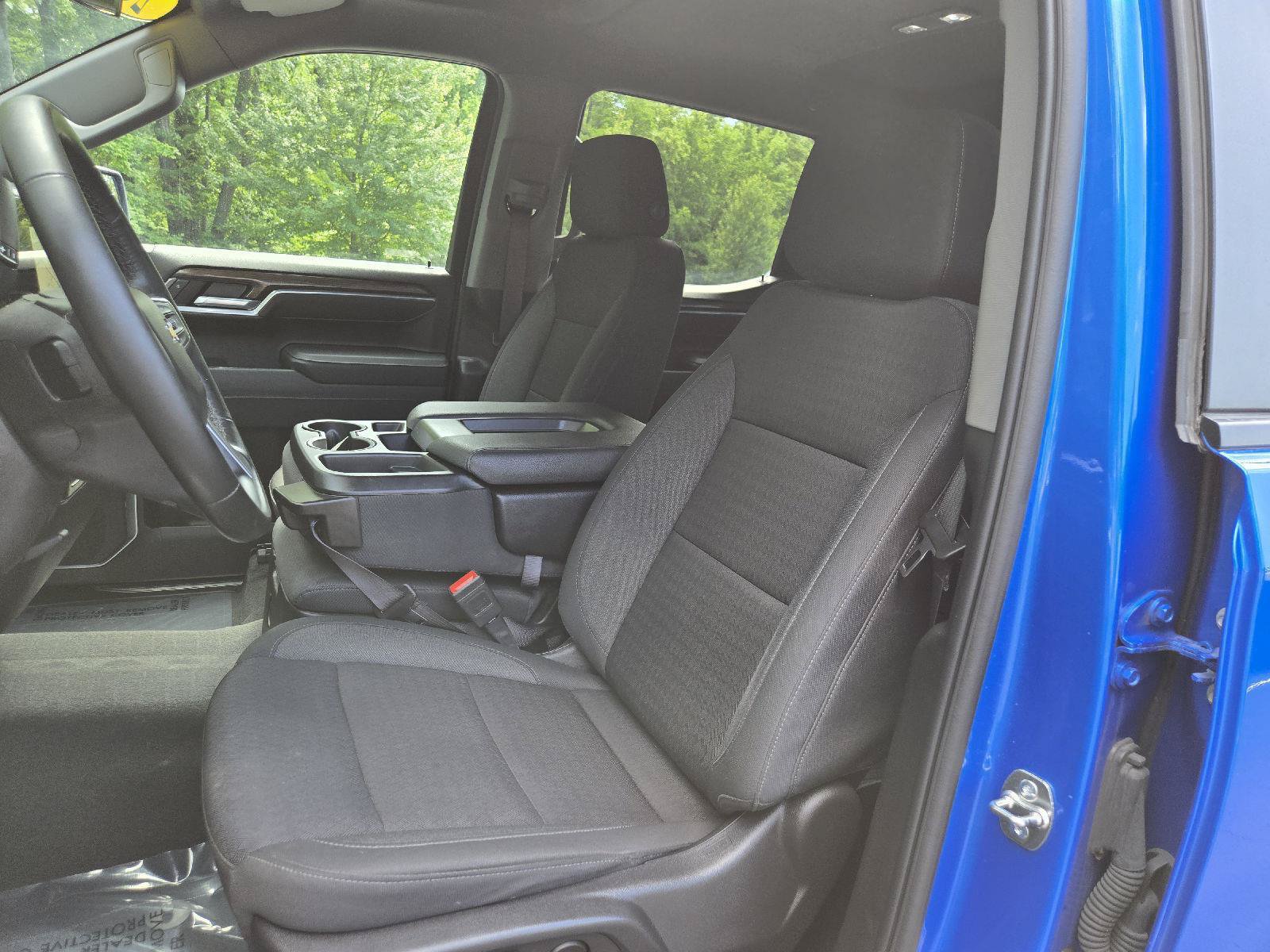 Used 2025 Chevrolet Silverado 1500 LT AWD/4WD image 12