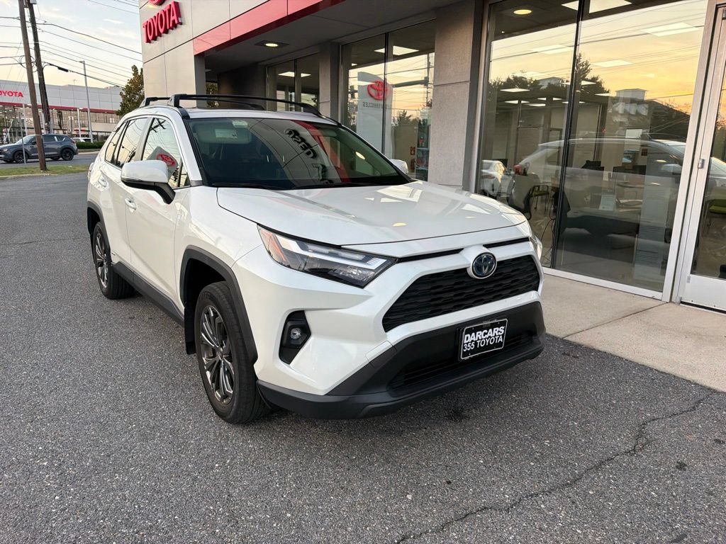 Used 2022 Toyota RAV4 XLE Premium AWD/4WD image 3