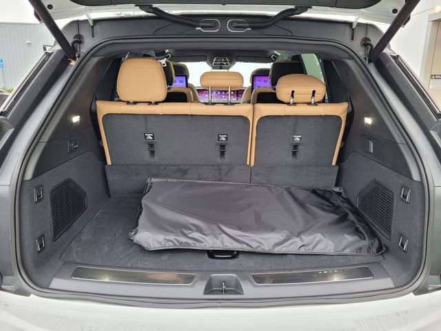 New 2025 Cadillac Escalade IQ Sport 2 w/ LPO, ONYX Package image 26