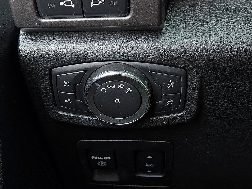 Used 2019 Ford F150 XLT w/ Equipment Group 302A Luxury AWD/4WD image 17