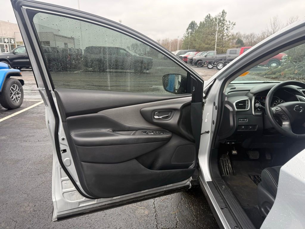 Used 2020 Nissan Murano SV AWD/4WD image 11
