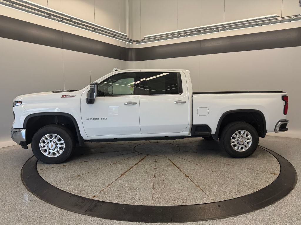 Used 2024 Chevrolet Silverado 3500 LTZ w/ LTZ Plus Package AWD/4WD image 2