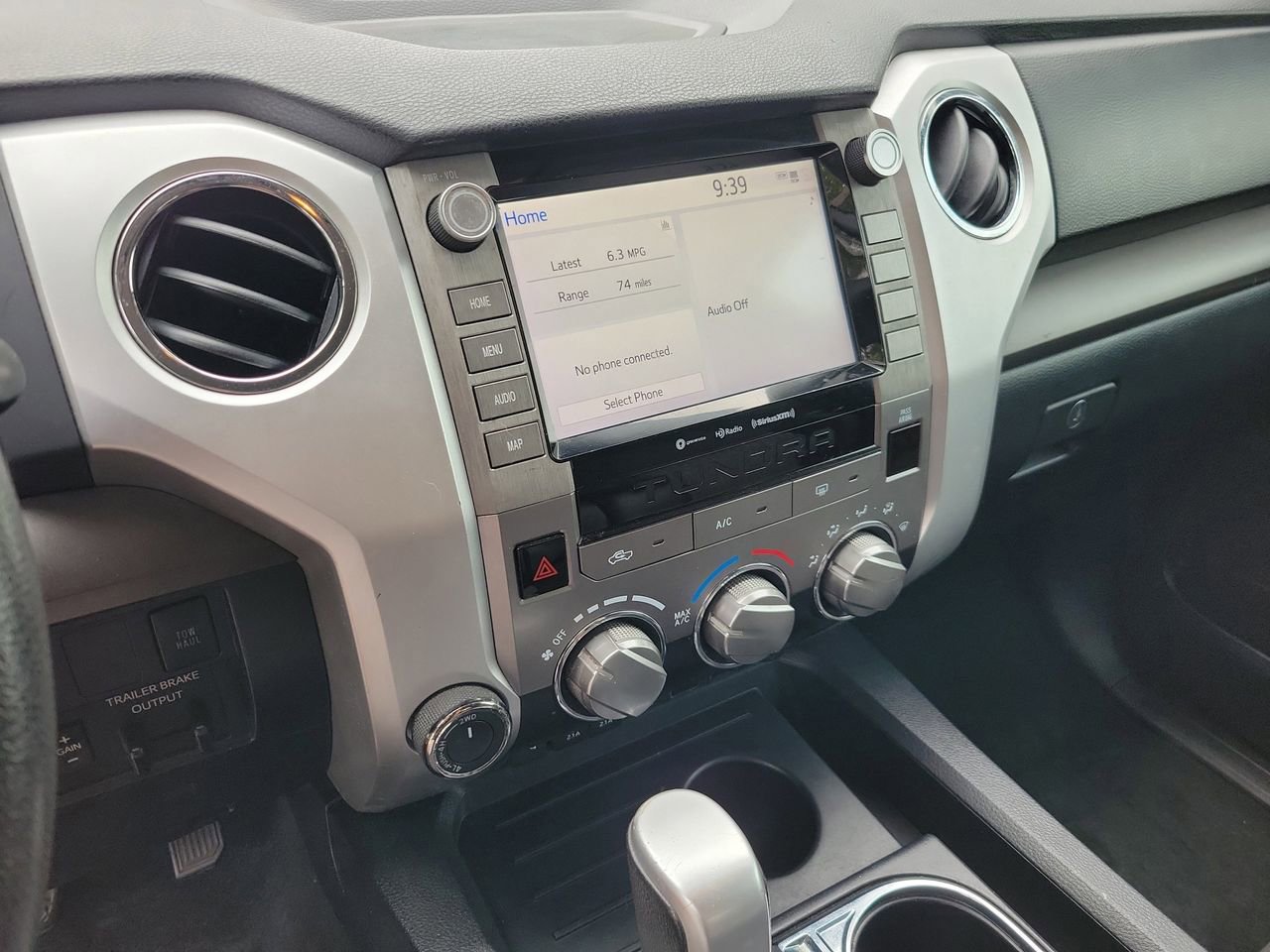Used 2020 Toyota Tundra SR5 w/ SR5 Upgrade Package AWD/4WD image 23