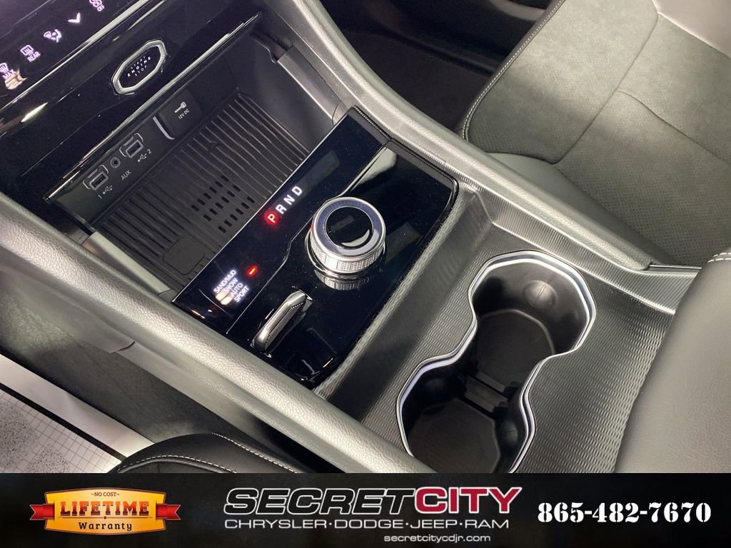 New 2026 Jeep Grand Cherokee Altitude image 23