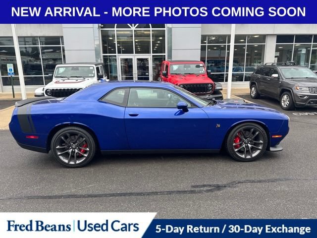 Used 2022 Dodge Challenger R/T Scat Pack w/ Shaker Package RWD image 2