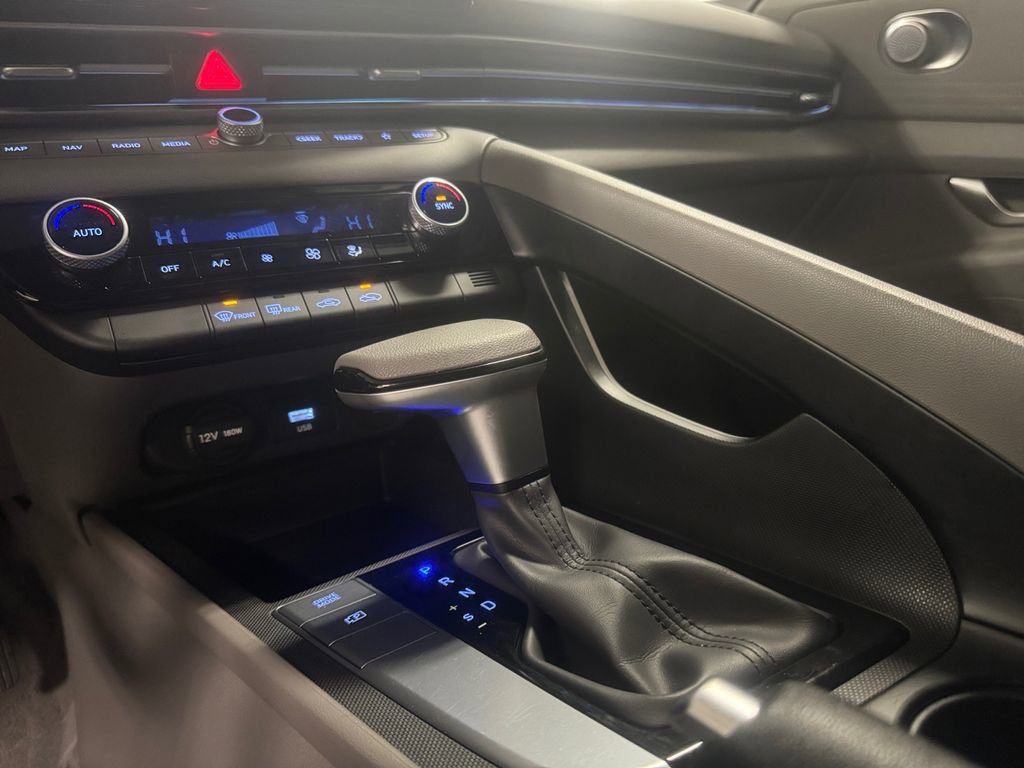 Certified 2024 Hyundai Elantra SEL image 18