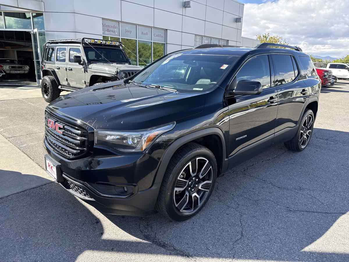 Used 2019 GMC Acadia SLT w/ Black Edition image 2
