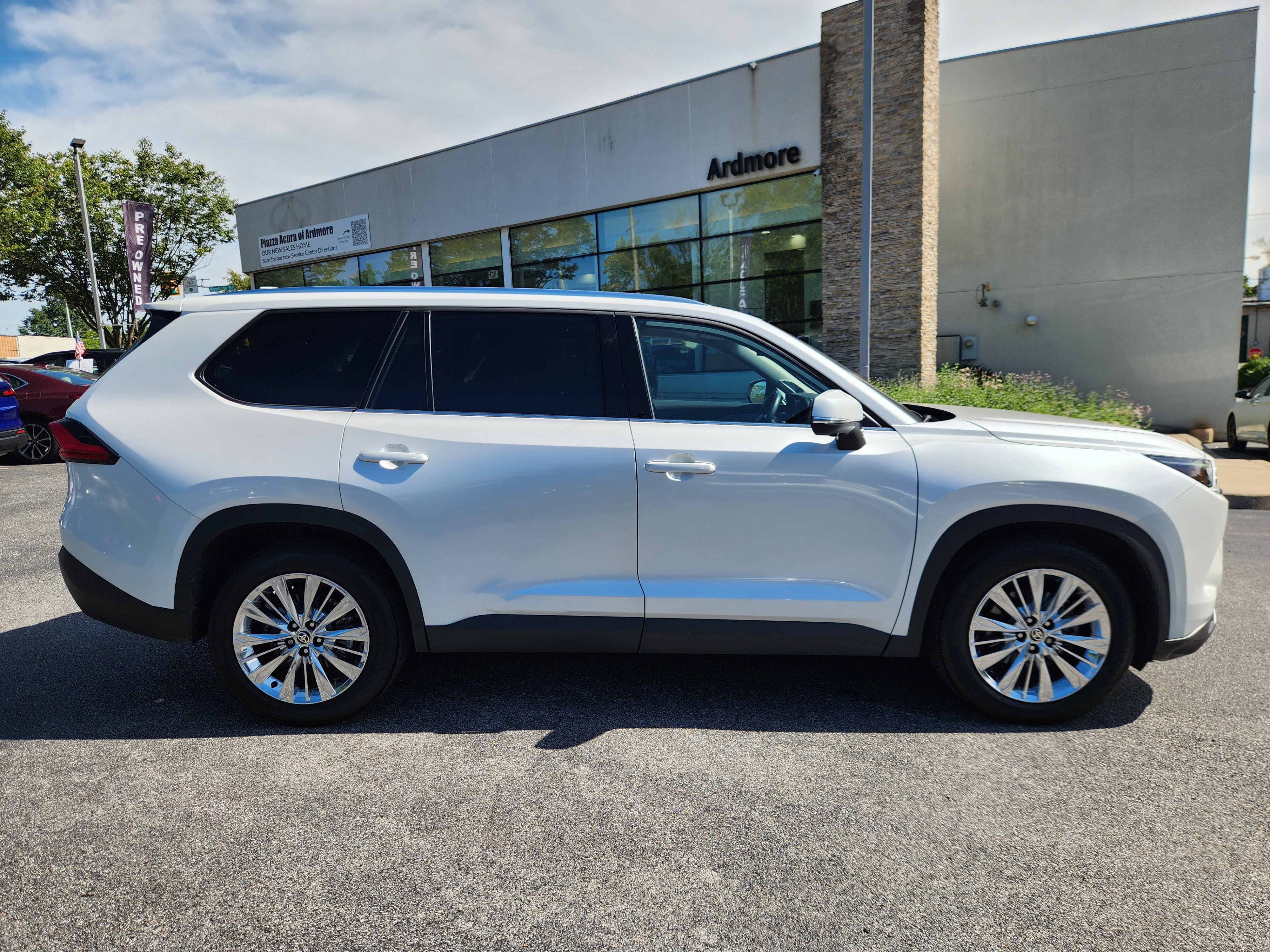 Used 2024 Toyota Grand Highlander AWD image 6