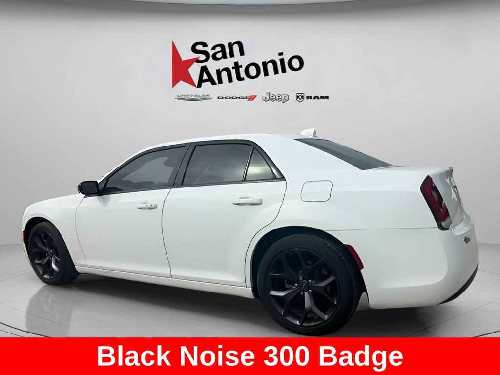 Certified 2023 Chrysler 300 Touring w/ Sport Appearance Package RWD image 10
