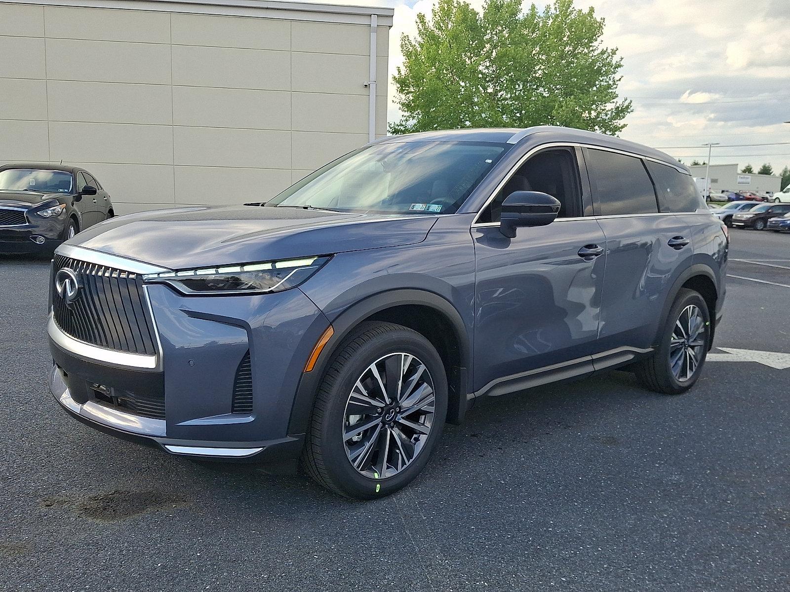 New 2027 INFINITI QX60 Luxe w/ Cargo Package AWD/4WD image 2