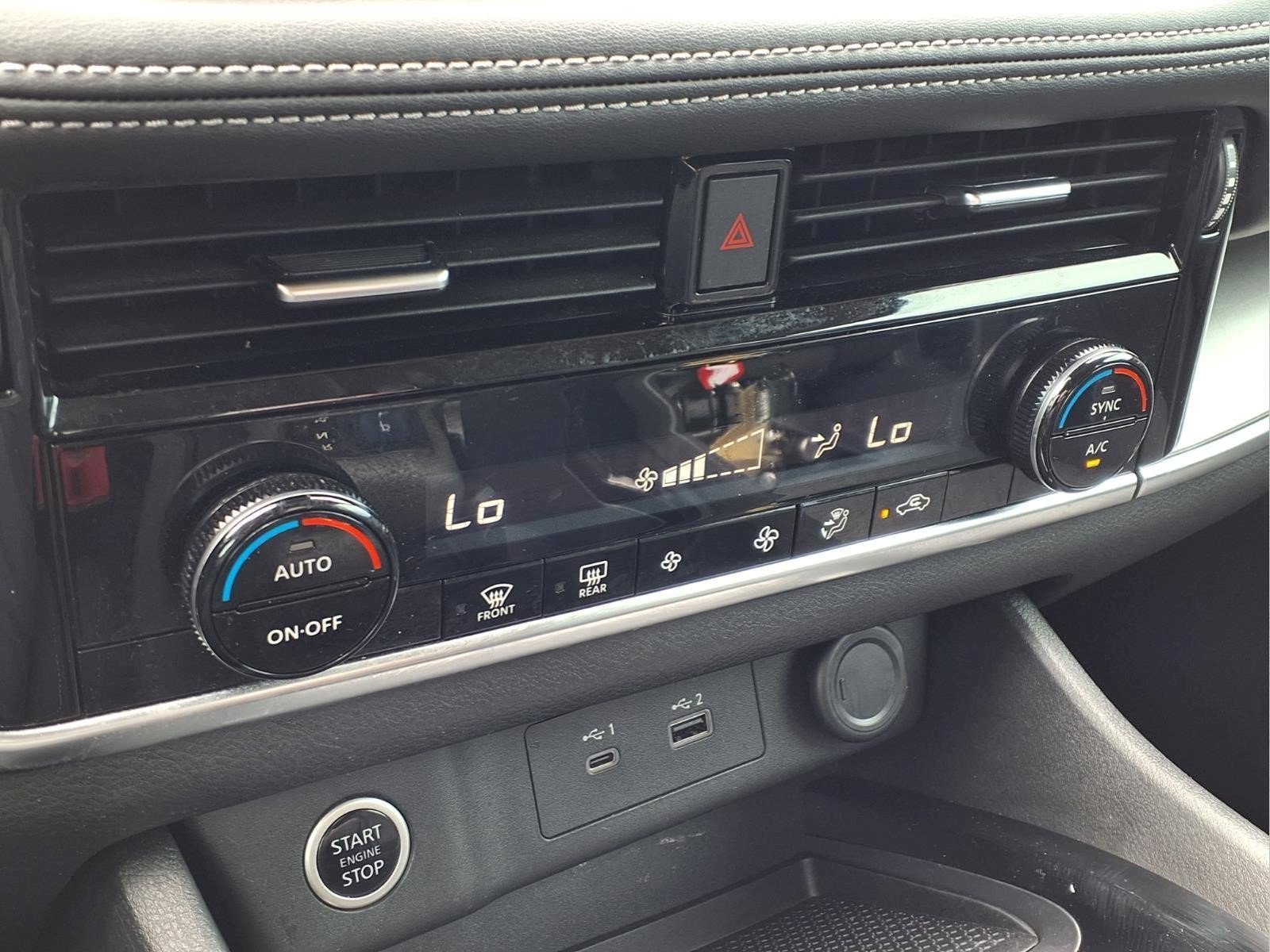 Used 2022 Nissan Rogue SV FWD image 18